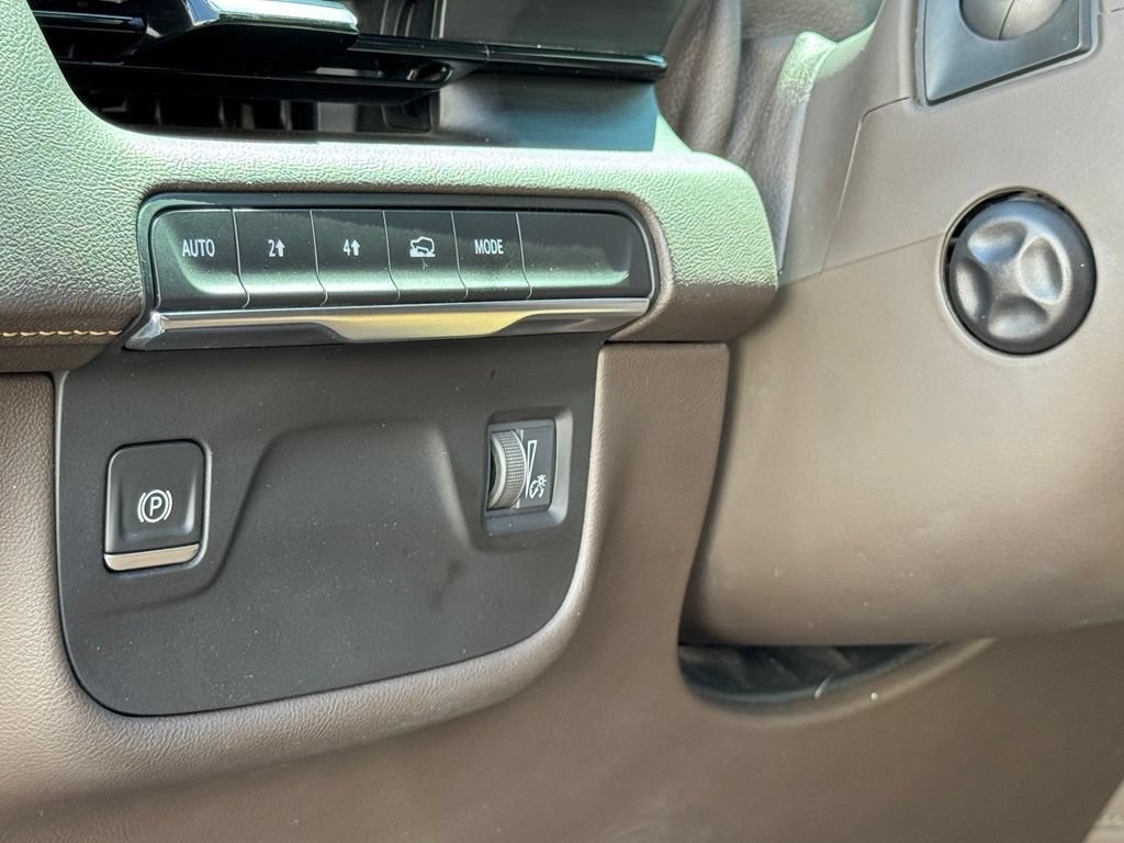 Used 2021 Cadillac Escalade Premium Luxury AWD/4WD image 22