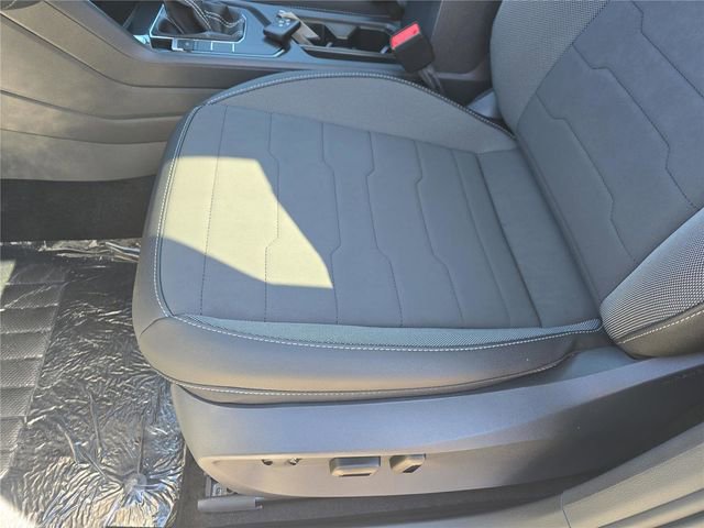 New 2026 Volkswagen Taos SE image 16