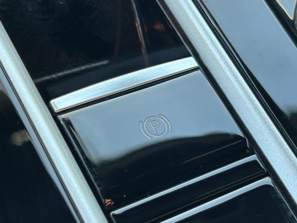 Used 2025 Volkswagen Atlas Cross Sport SE w/ Panoramic Sunroof Package image 52