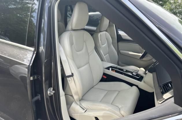 Used 2023 Volvo XC90 B6 Ultimate w/ Protection Package Premier AWD/4WD image 8