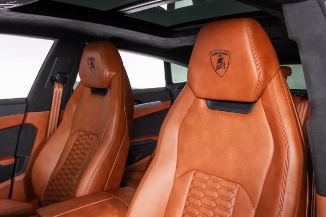 Used 2022 Lamborghini Urus AWD/4WD image 18