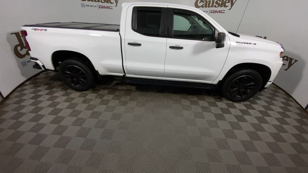 Used 2019 Chevrolet Silverado 1500 Custom w/ Custom Convenience Package image 9