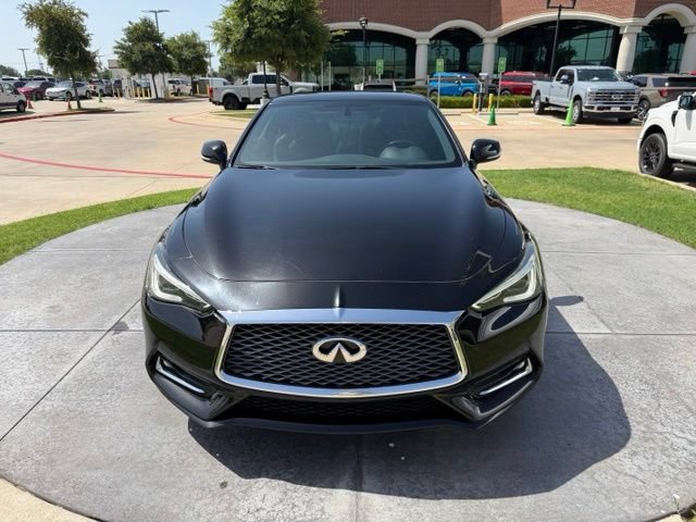 Used 2018 INFINITI Q60 2.0t w/ Moonroof Package RWD image 2