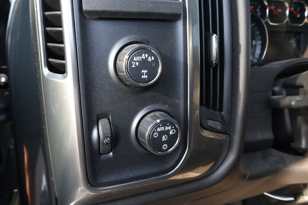Used 2018 Chevrolet Silverado 1500 LT w/ All Star Edition AWD/4WD image 17