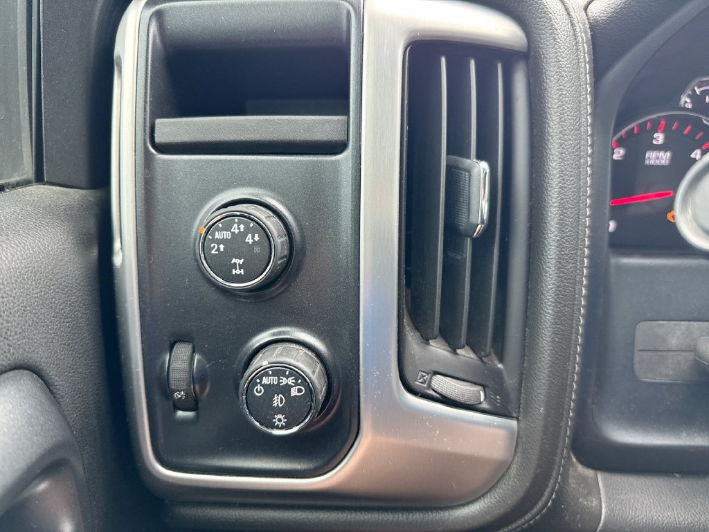 Used 2016 GMC Sierra 1500 SLE w/ SLE Value Package AWD/4WD image 17