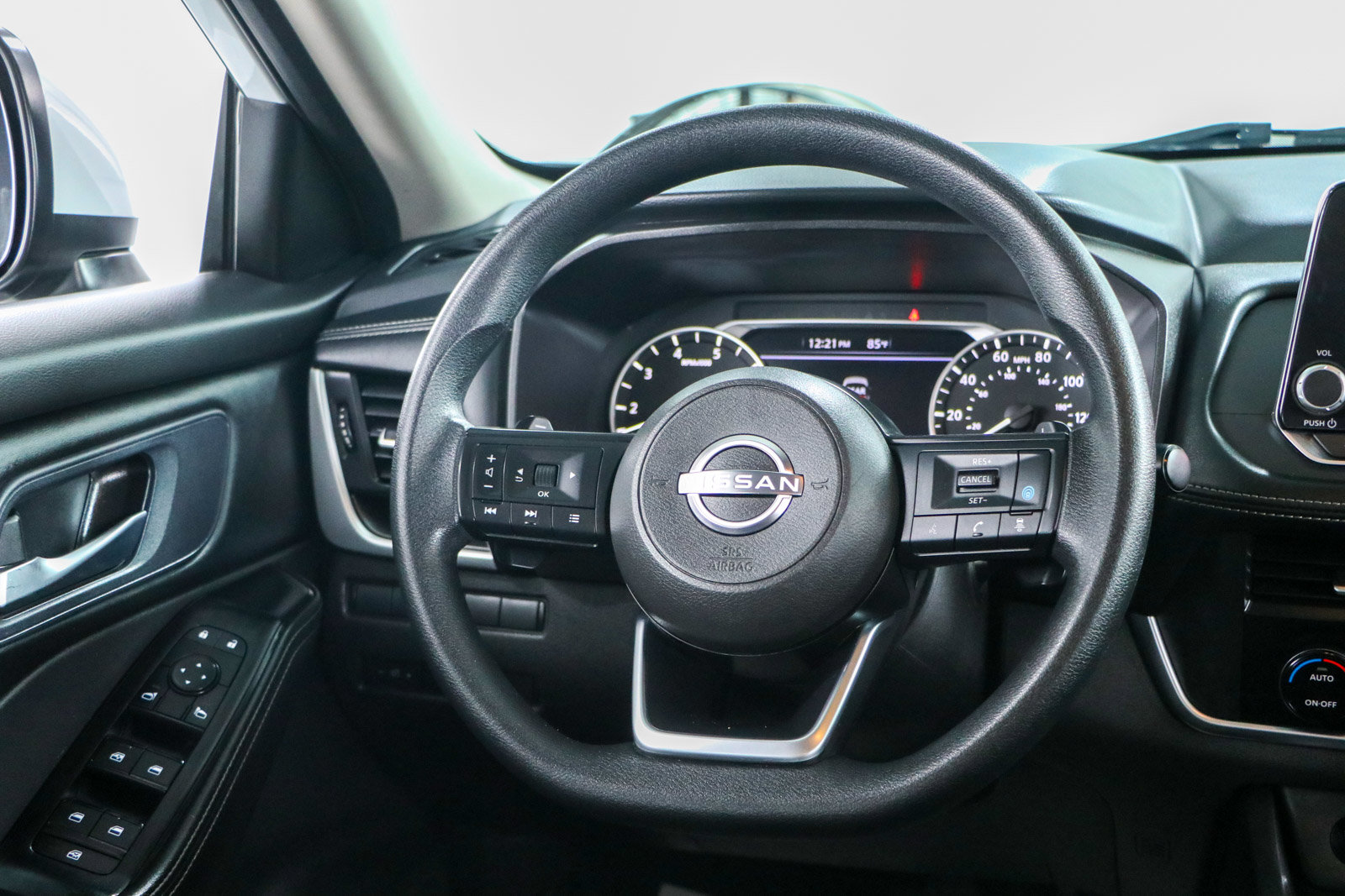 Used 2024 Nissan Rogue SV FWD image 12