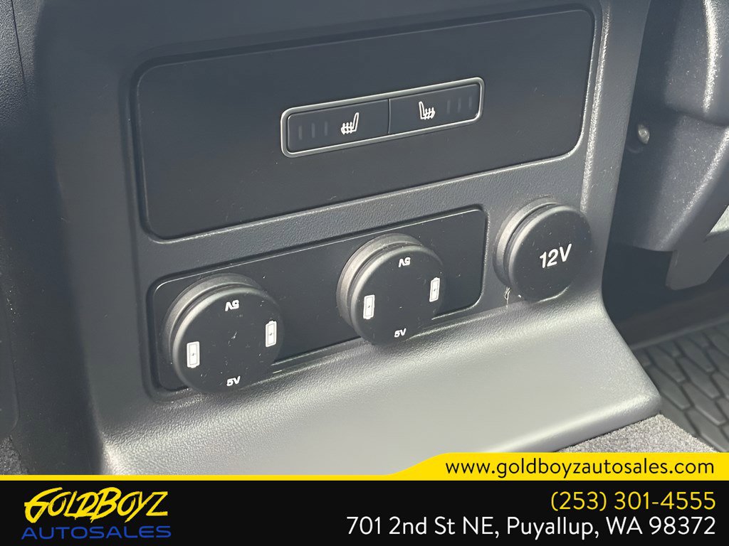 Used 2018 Jaguar F-PACE Premium image 14