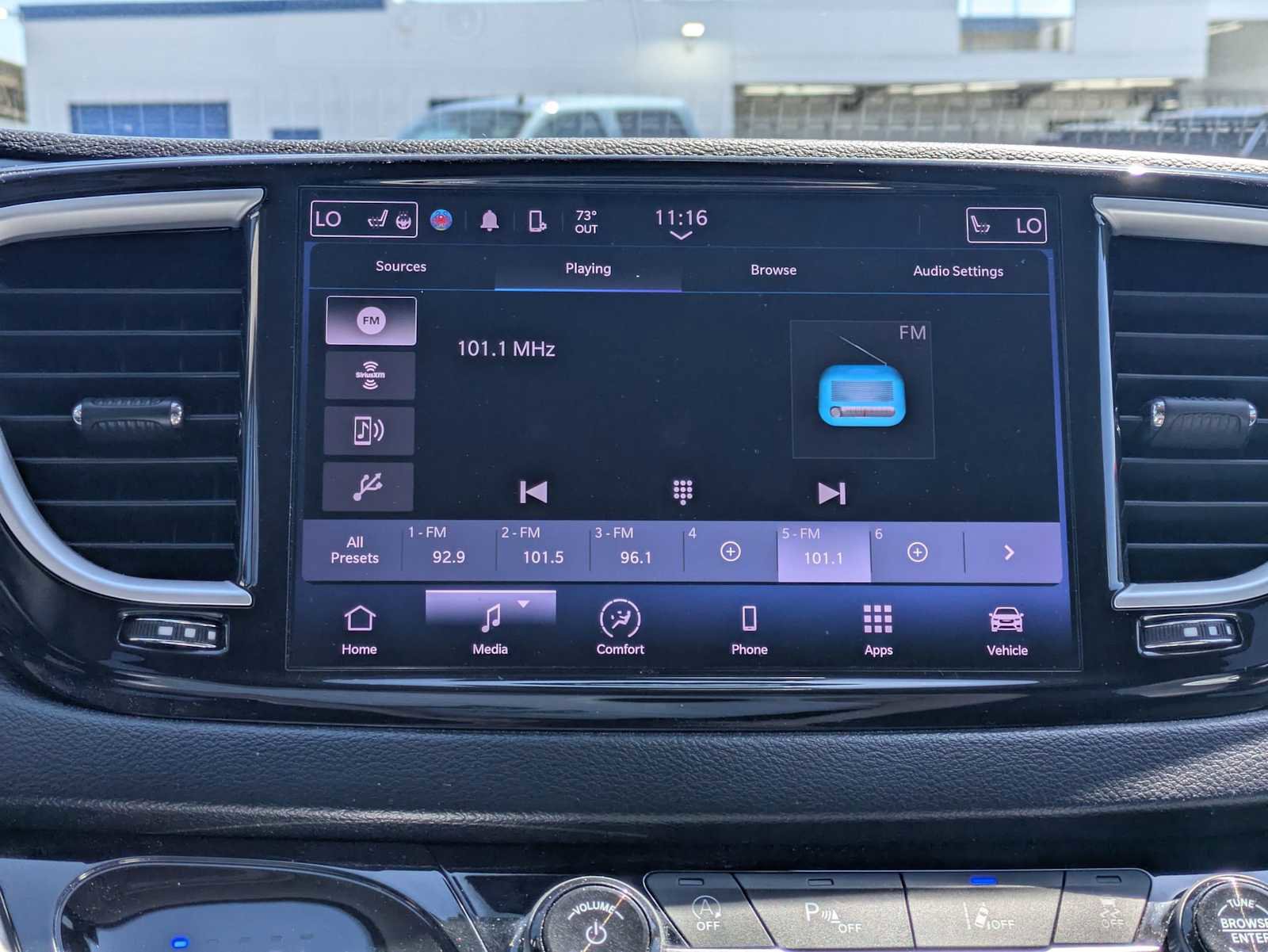 Used 2022 Chrysler Pacifica Touring-L FWD image 27