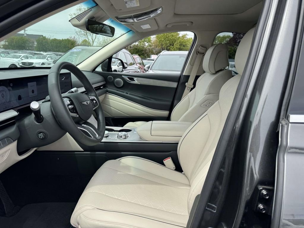 Certified 2026 Genesis GV80 2.5T Advanced AWD/4WD image 11