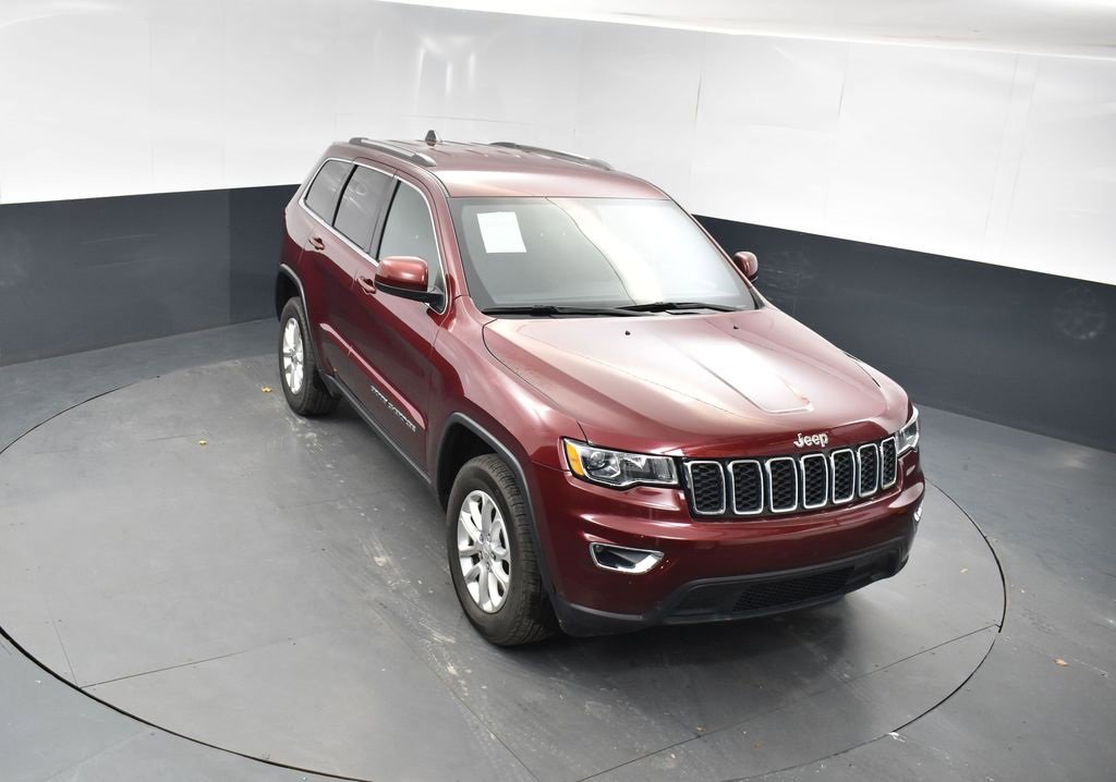 Used 2021 Jeep Grand Cherokee Laredo image 32