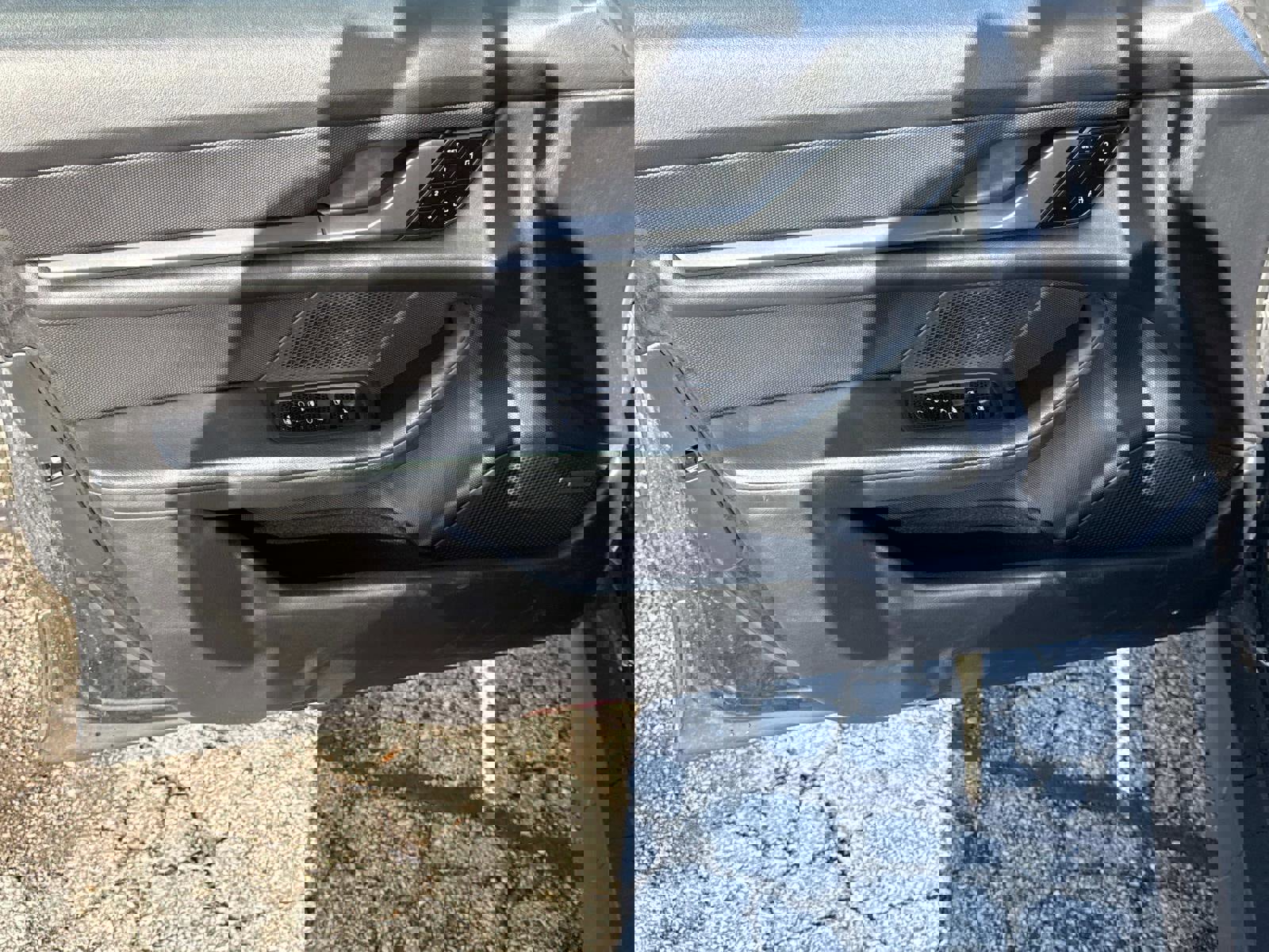 Used 2021 Porsche Taycan image 16