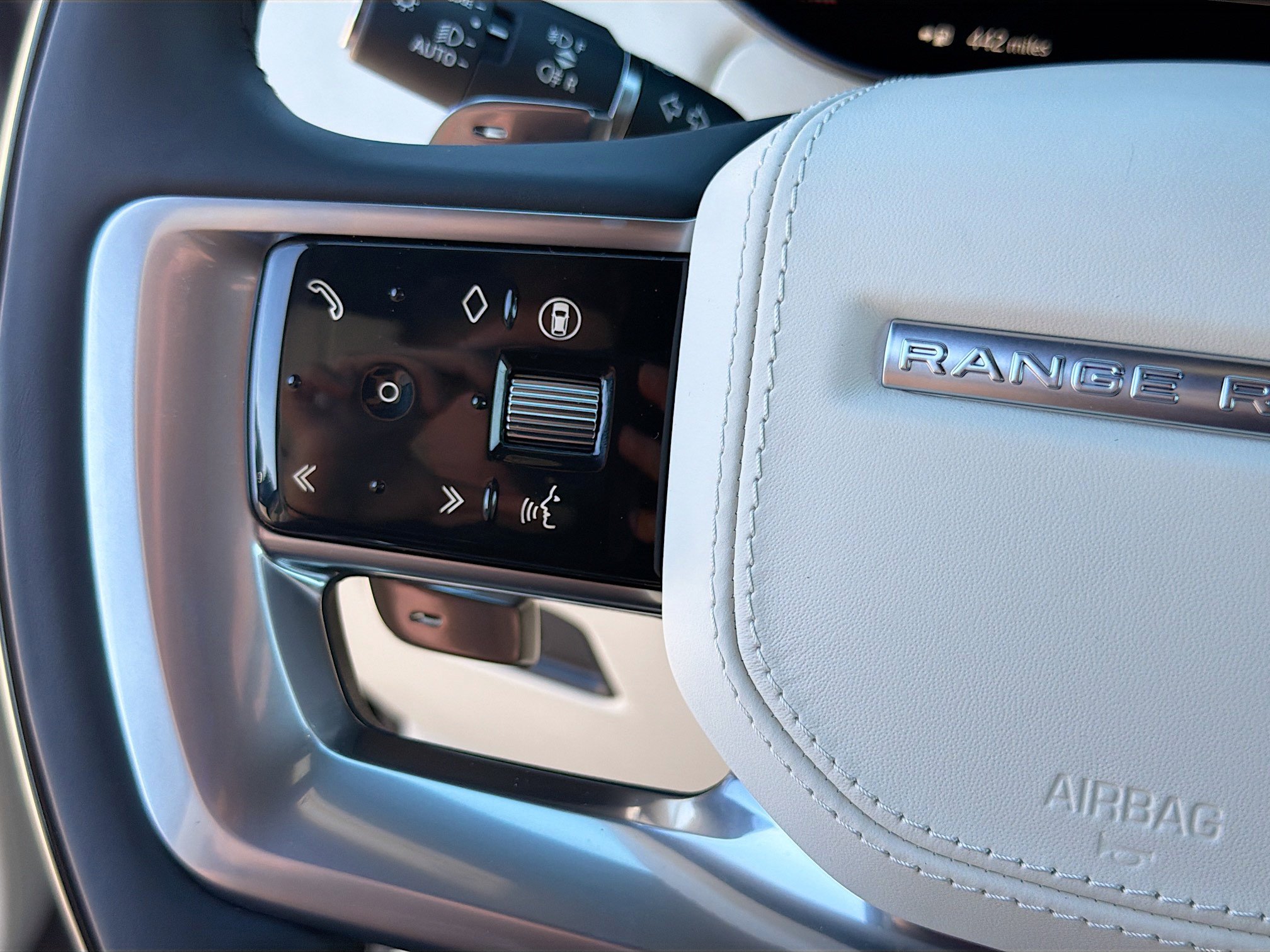 New 2026 Land Rover Range Rover SE AWD/4WD image 39