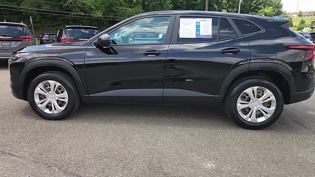 Used 2024 Chevrolet Trax LS w/ Driver Confidence Package FWD image 5
