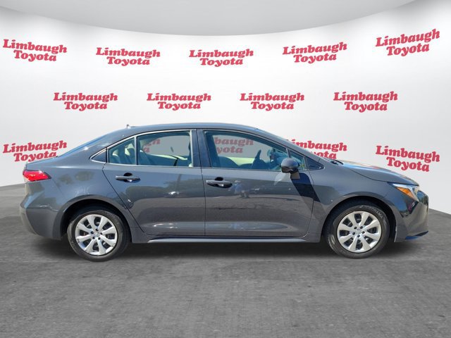 Used 2024 Toyota Corolla LE FWD image 2