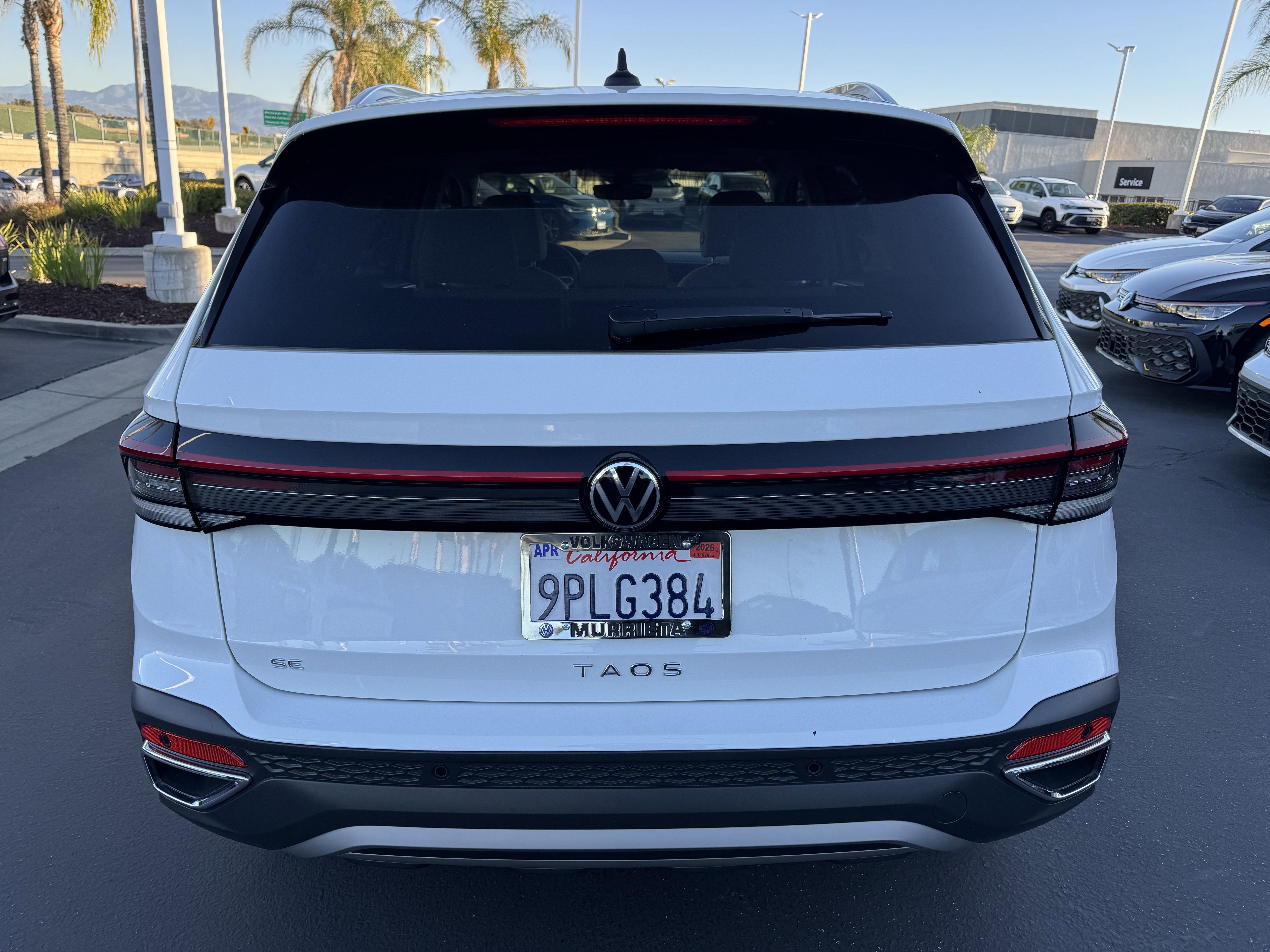 Certified 2025 Volkswagen Taos SE image 9