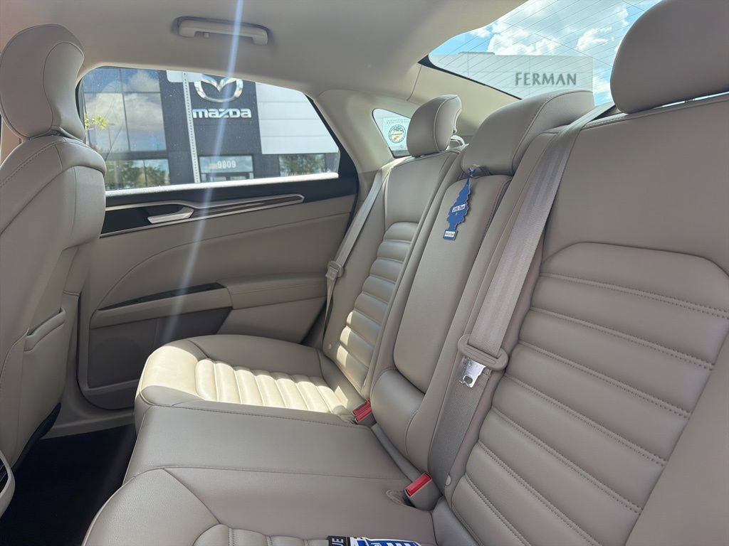 Used 2019 Ford Fusion SEL image 3