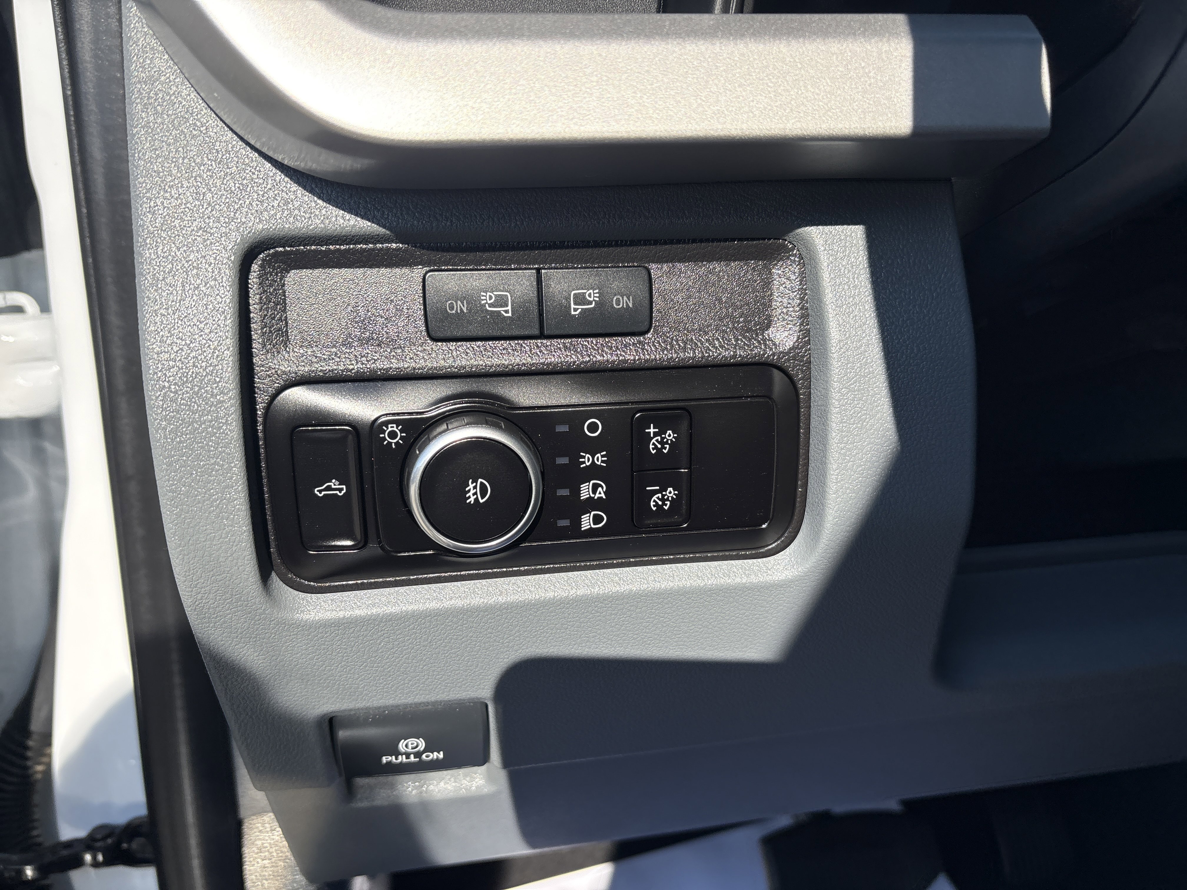 Used 2024 Ford F250 XLT w/ FX4 Off-Road Package AWD/4WD image 13