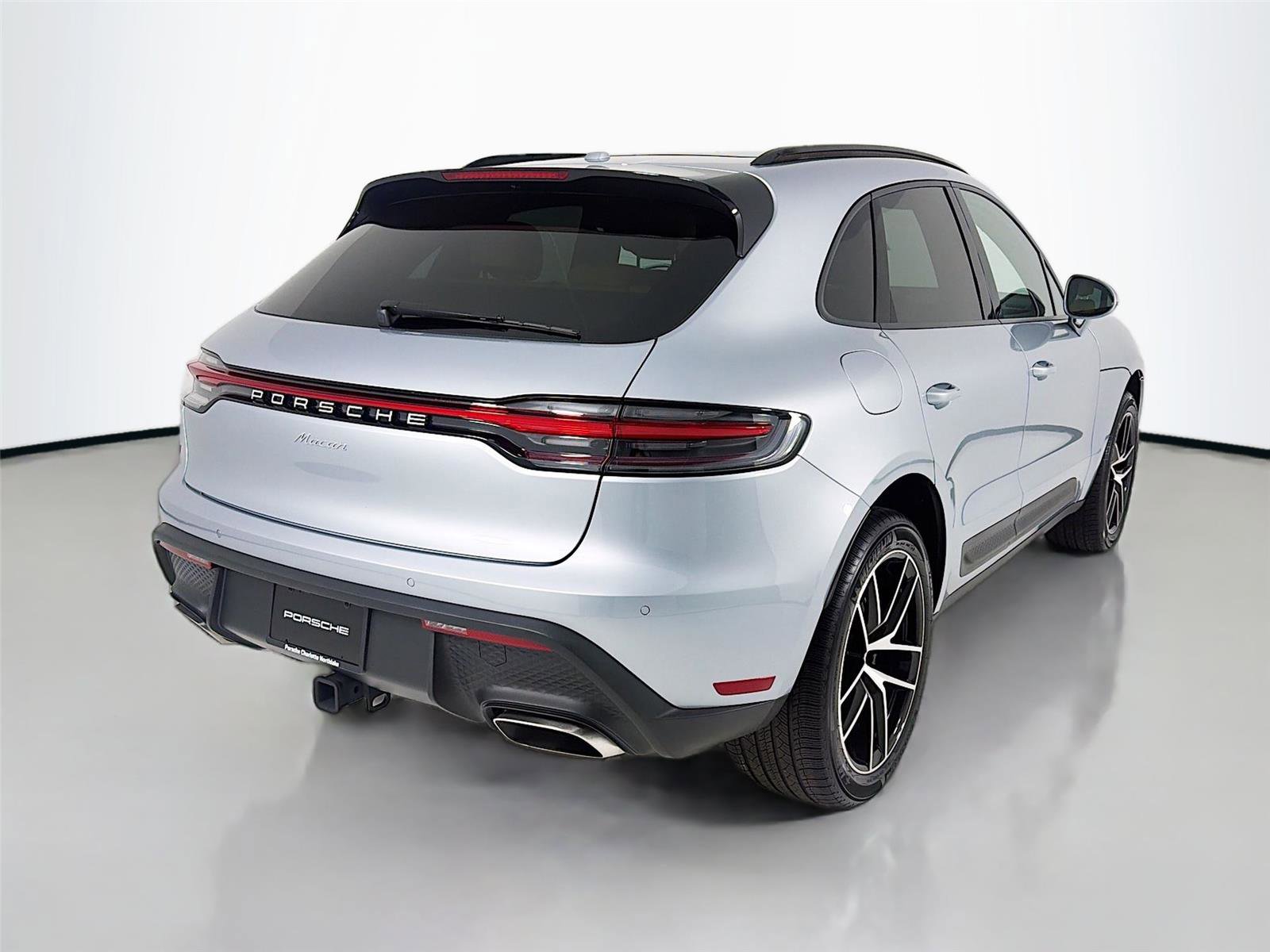 Certified 2025 Porsche Macan image 28