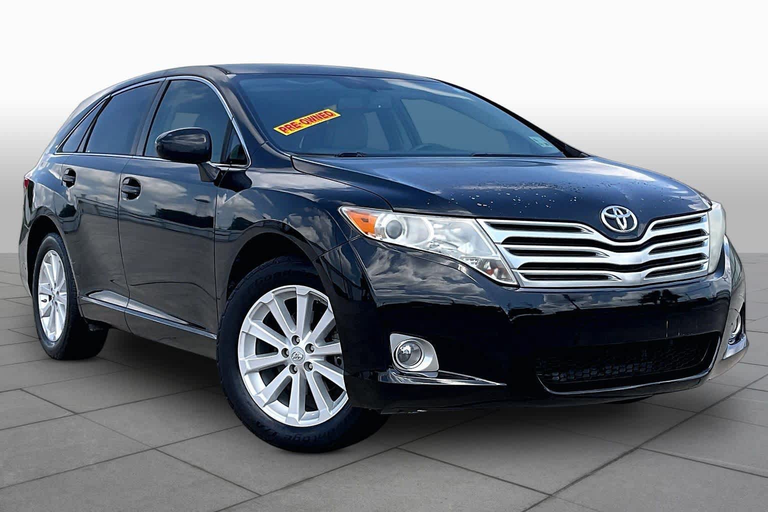 Used 2011 Toyota Venza w/ Leather Pkg FWD image 2