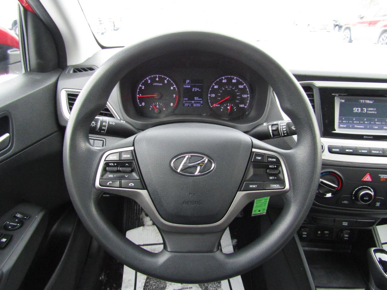 Used 2022 Hyundai Accent SE FWD image 10