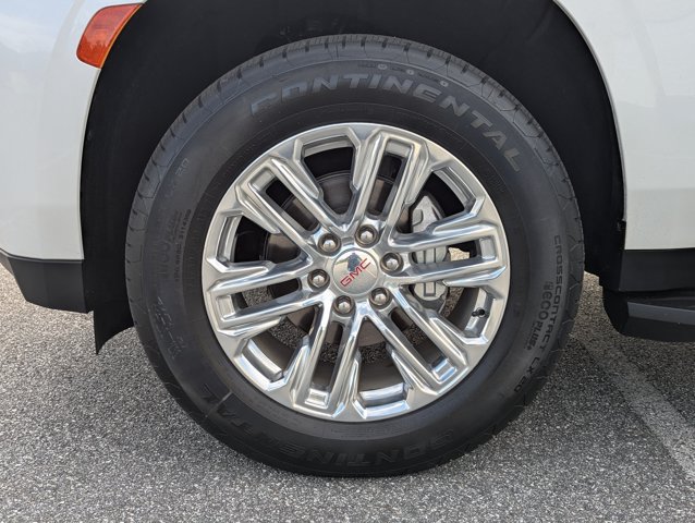 Used 2023 GMC Yukon SLT w/ SLT Premium Package AWD/4WD image 9