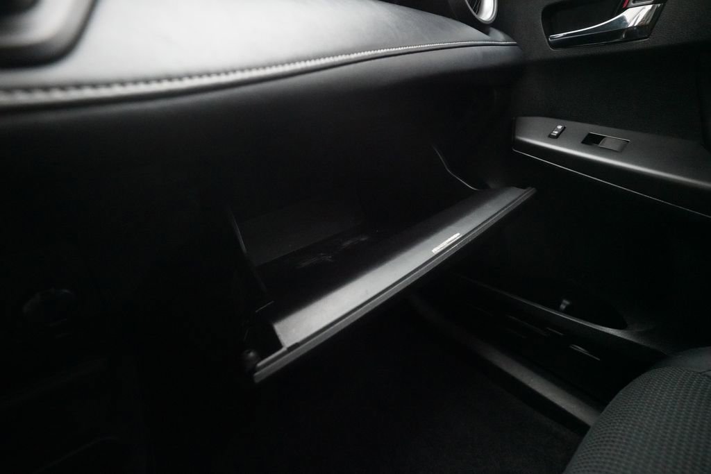 Used 2018 Toyota RAV4 XLE AWD/4WD image 26