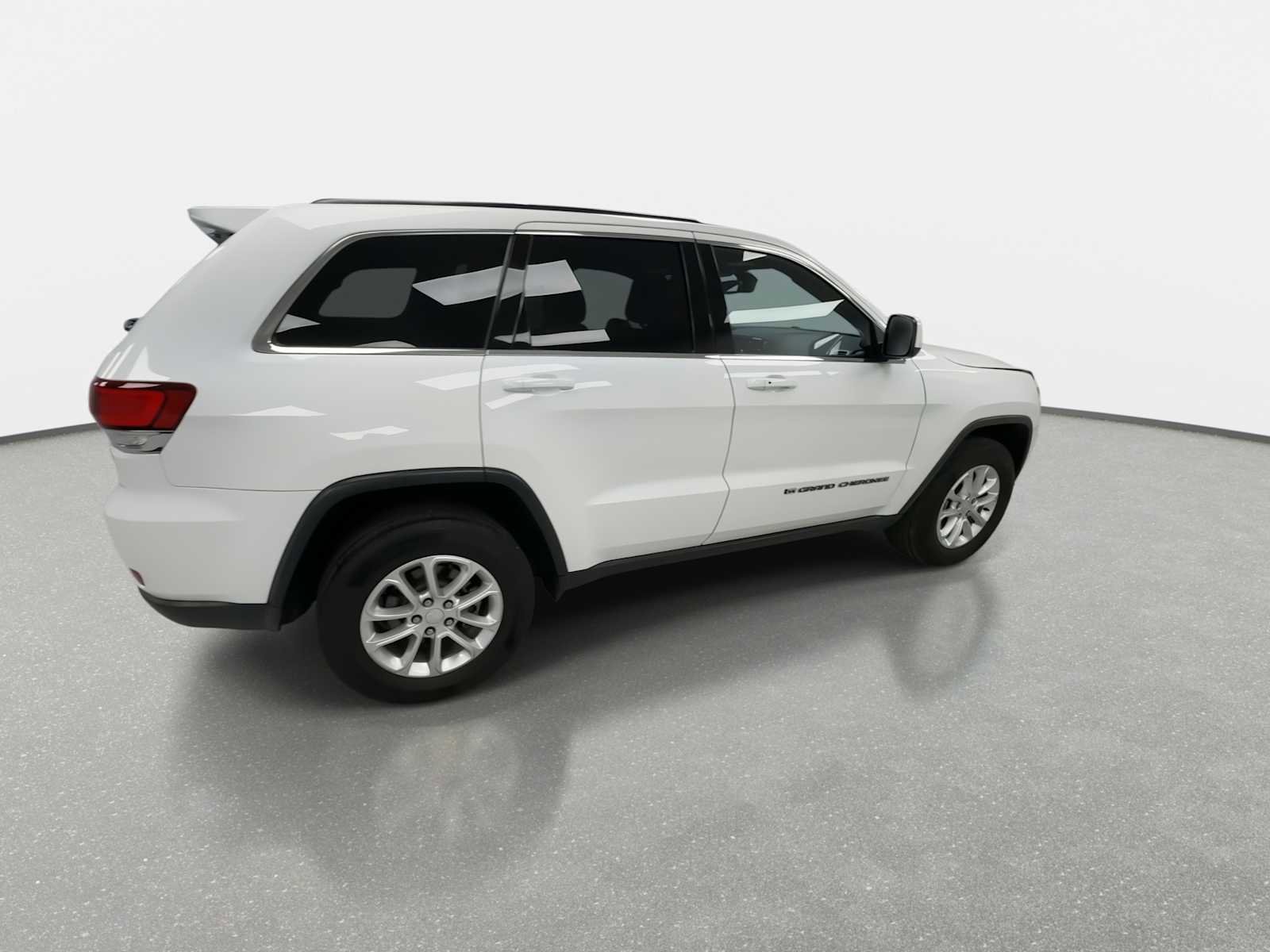 Used 2022 Jeep Grand Cherokee Laredo X AWD/4WD image 9