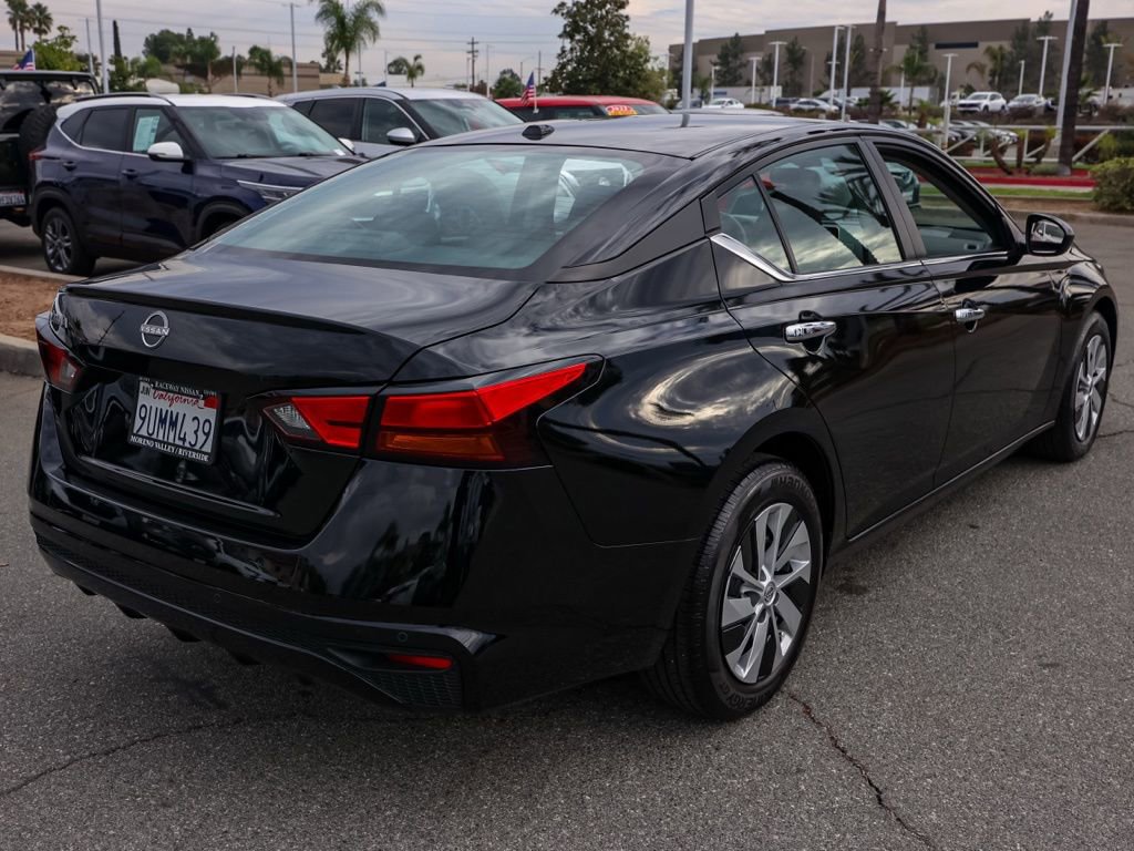 Used 2025 Nissan Altima 2.5 S image 4