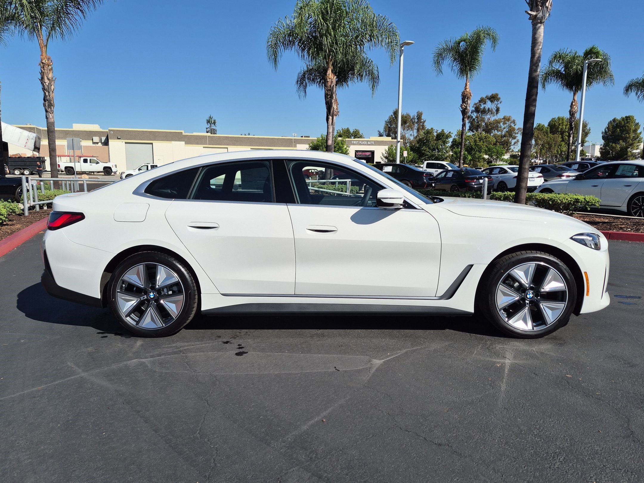 New 2026 BMW i4 eDrive40 w/ Driving Assistance Package RWD image 11