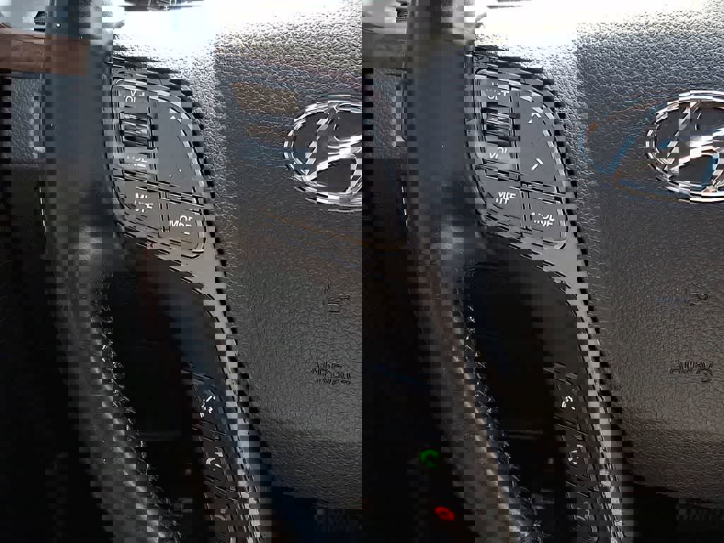 Used 2018 Hyundai Santa Fe Sport image 18