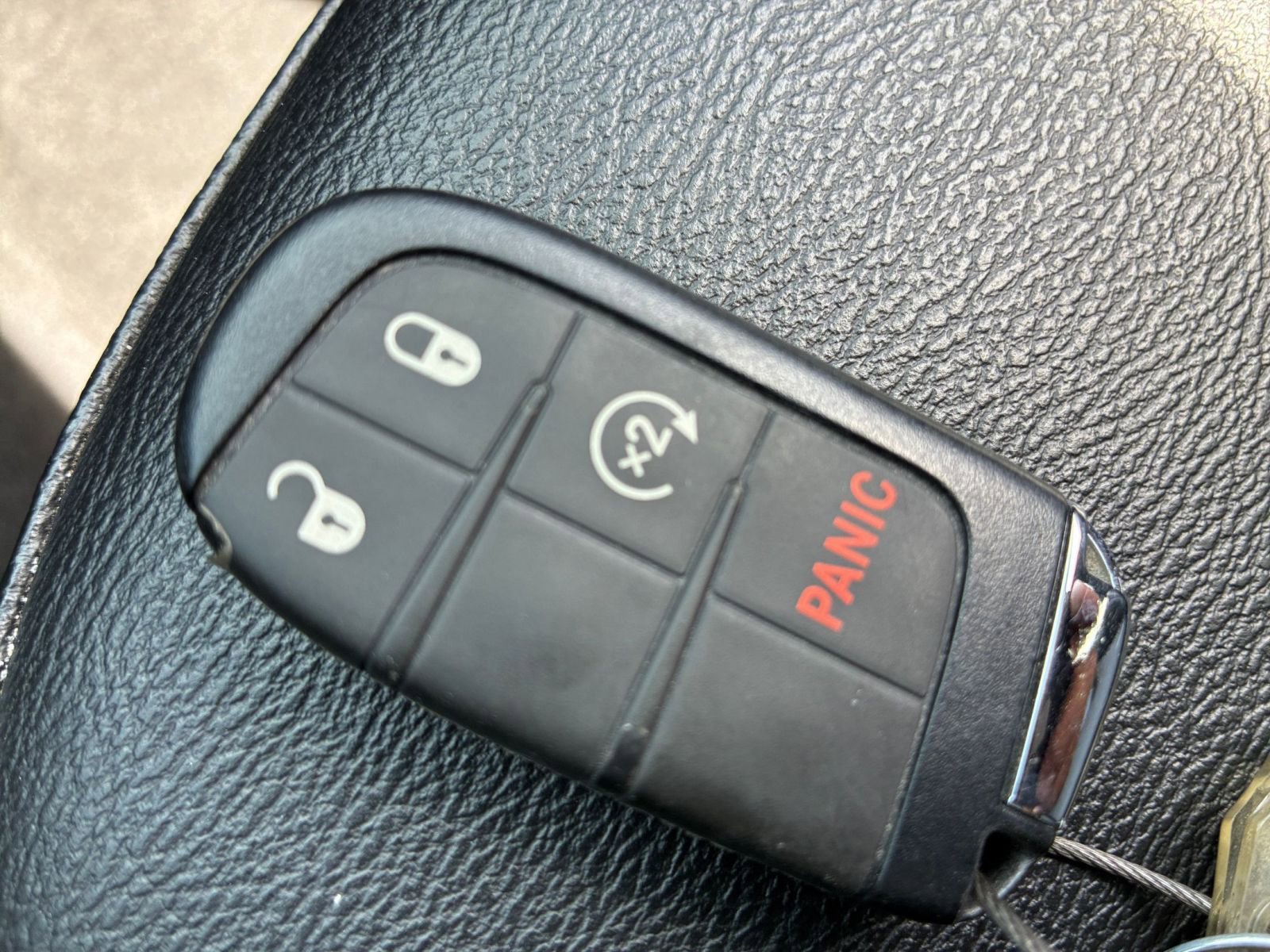 Used 2025 Jeep Compass Limited AWD/4WD image 25