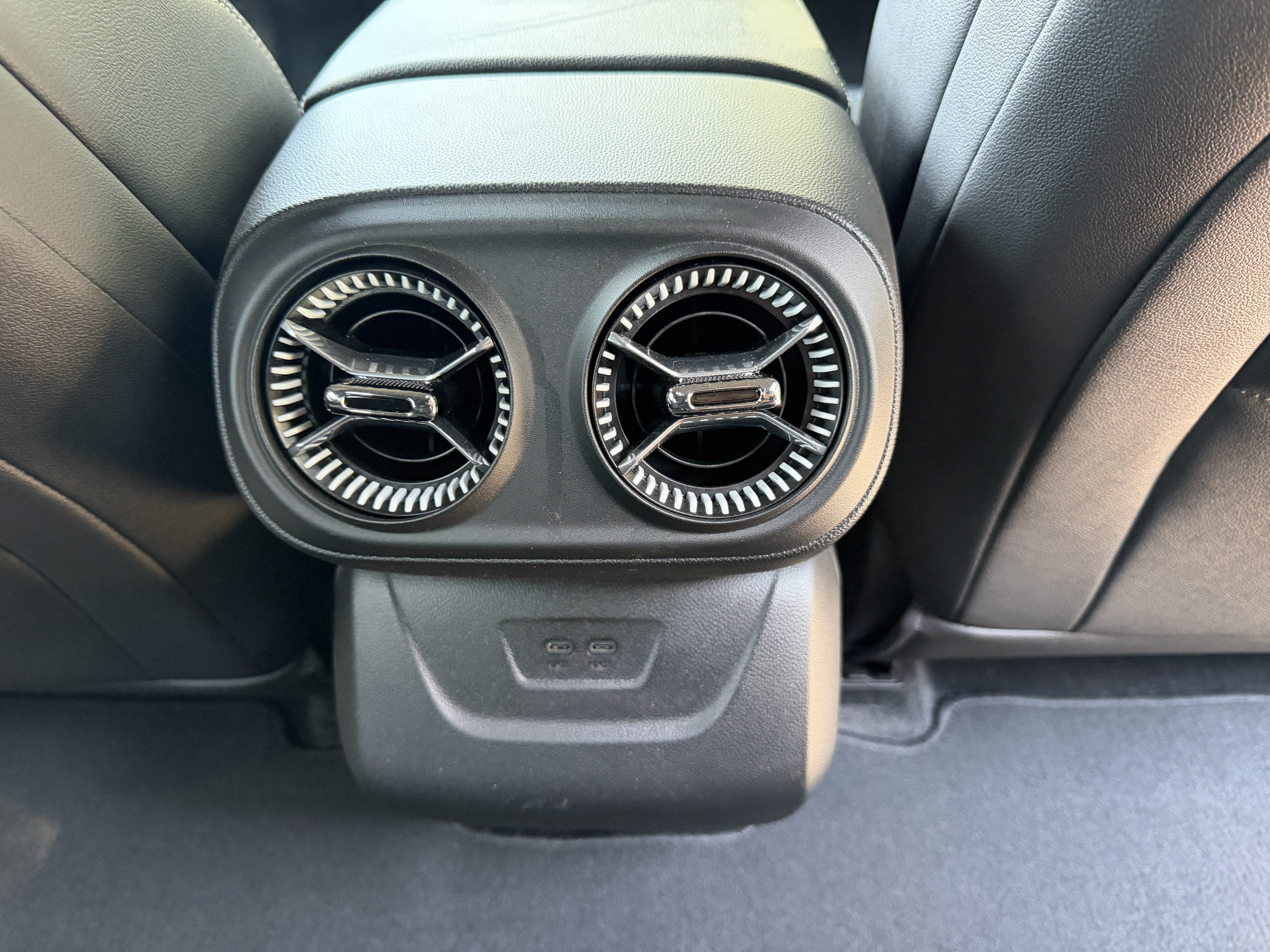 Used 2024 Chevrolet Blazer EV LT AWD/4WD image 29