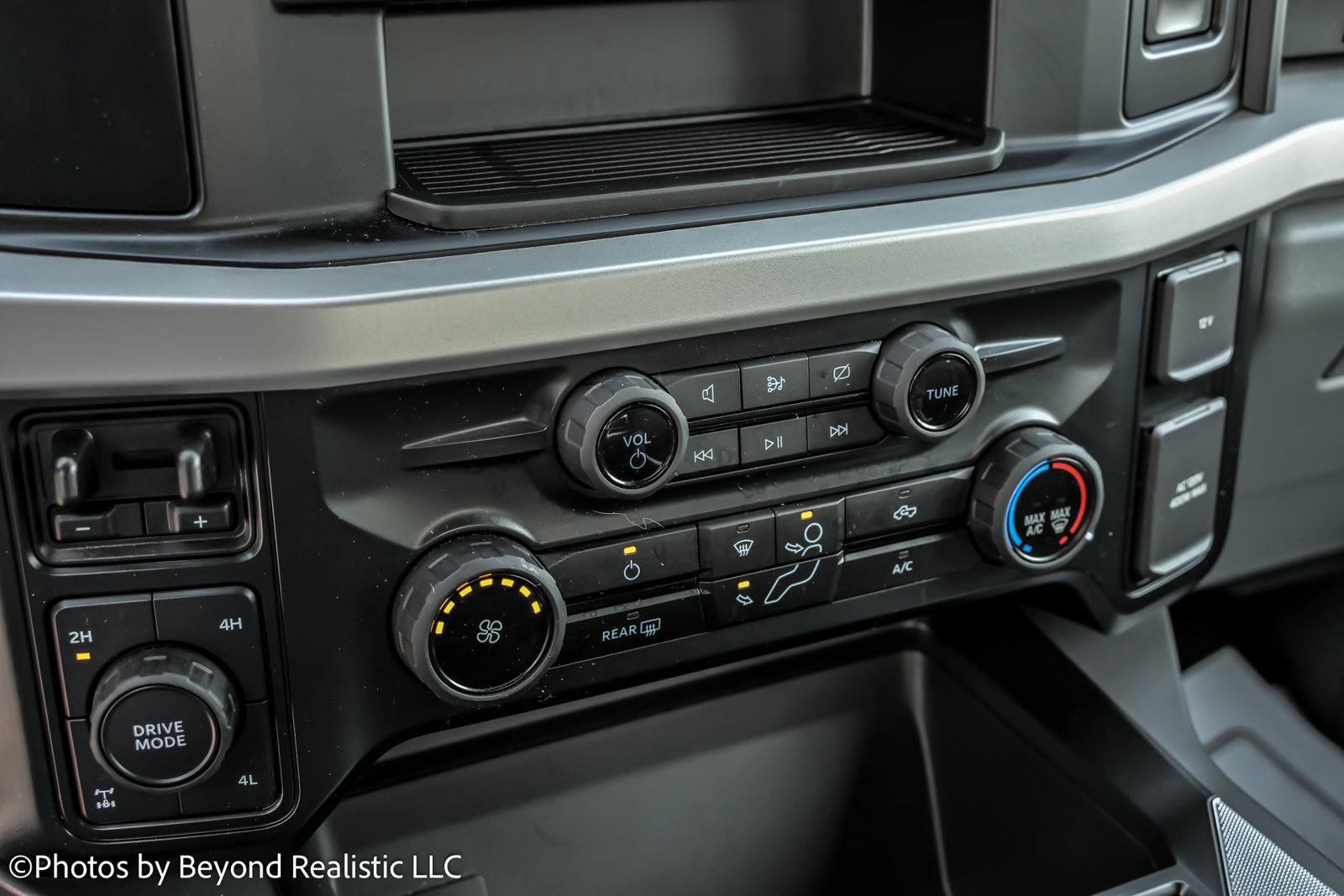 Used 2024 Ford F250 XLT image 37