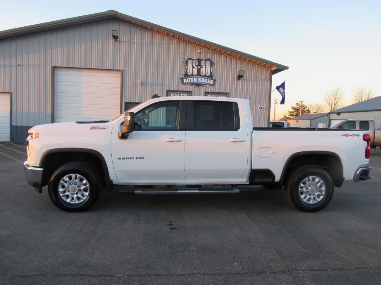 Used 2021 Chevrolet Silverado 2500 LT w/ Z71 Off-Road Package image 3