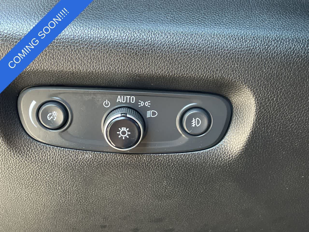 Used 2019 Chevrolet Traverse LT w/ LT Premium Package AWD/4WD image 30