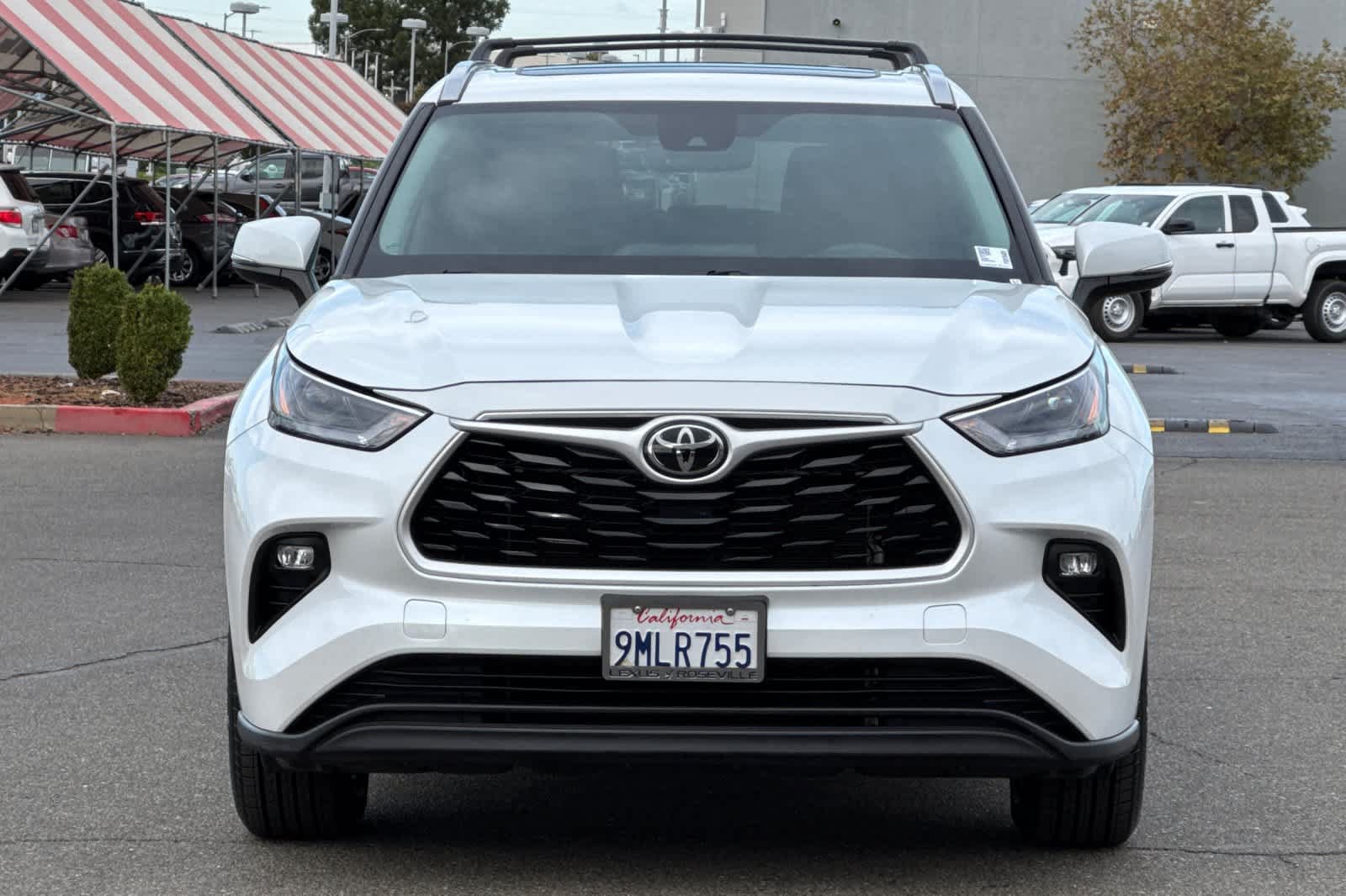 Used 2023 Toyota Highlander XLE FWD image 10