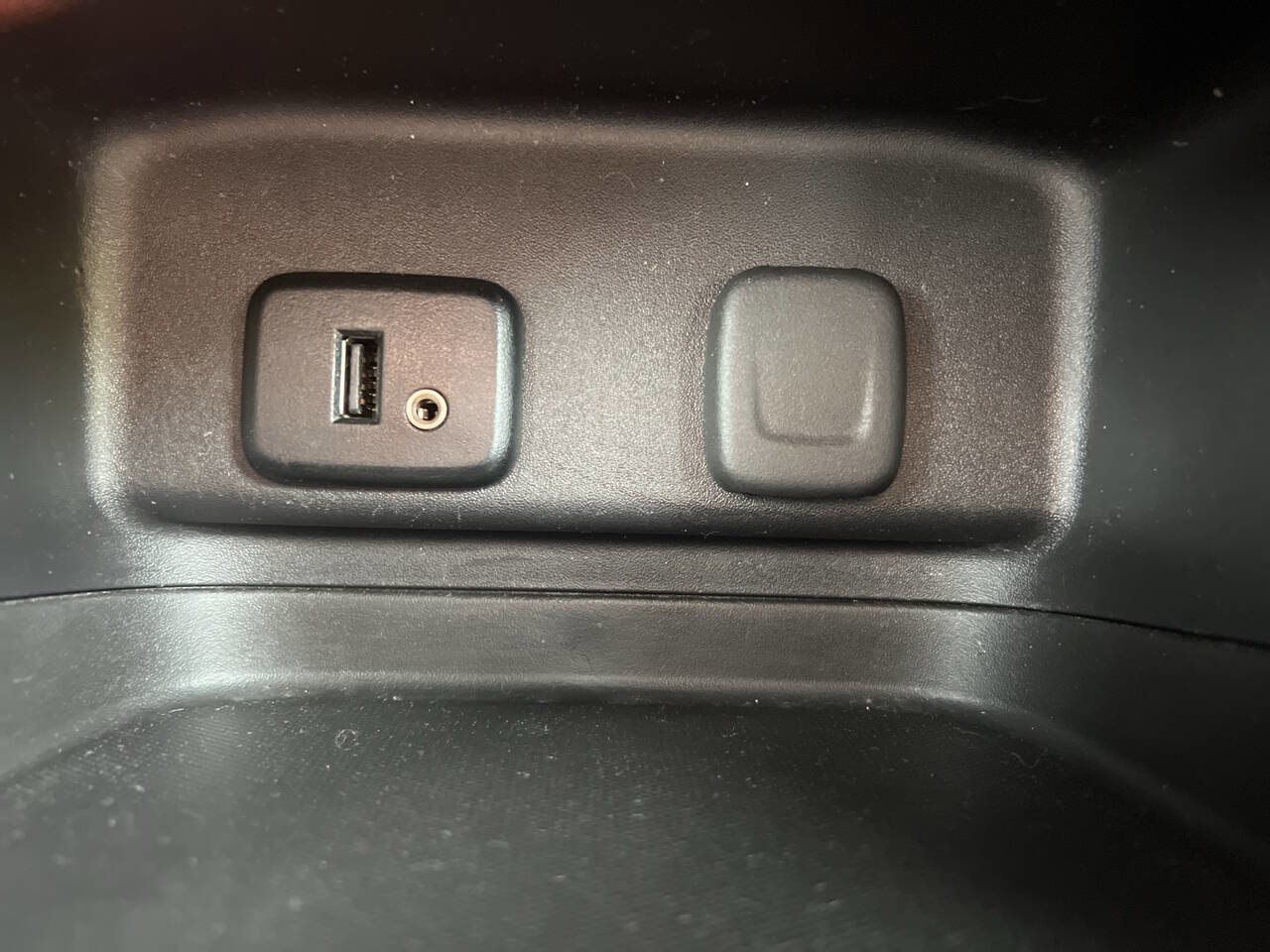 Used 2018 Chevrolet Equinox LT image 27