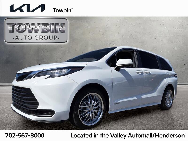 Used 2021 Toyota Sienna LE FWD image 1