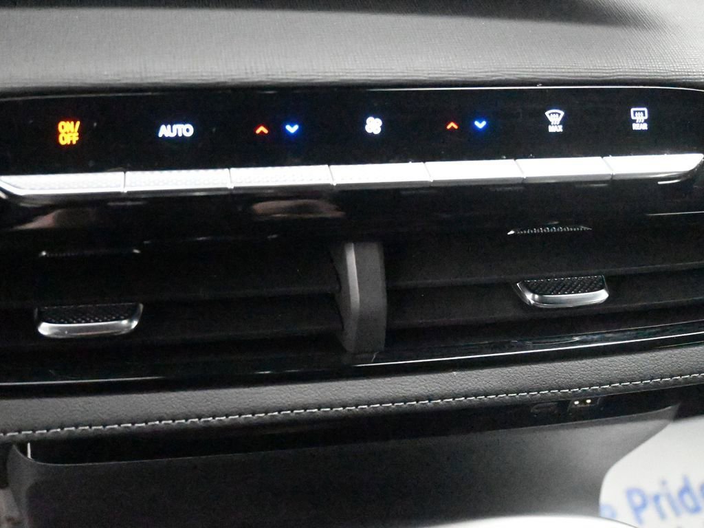 Used 2025 Buick Enclave Preferred w/ Power Package image 37