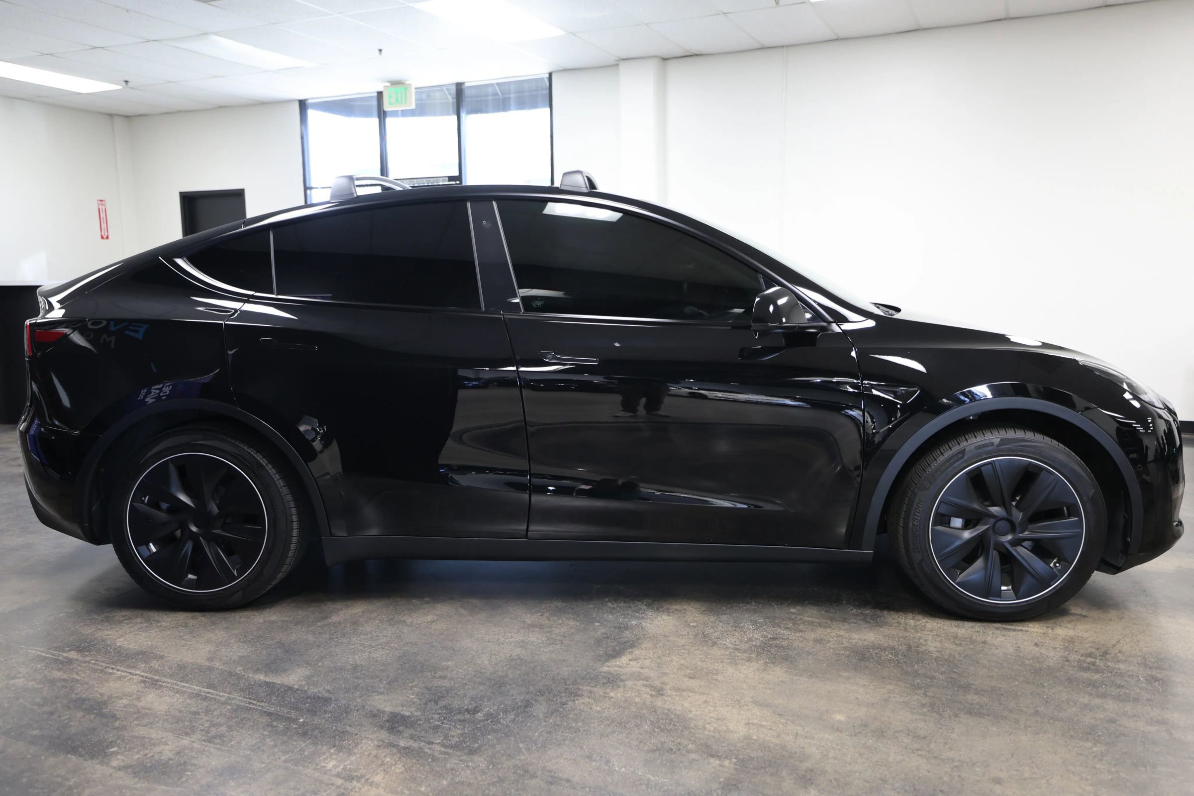 Used 2021 Tesla Model Y Long Range image 8