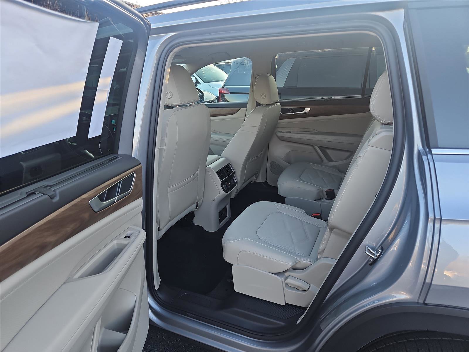 New 2026 Volkswagen Atlas SE image 26