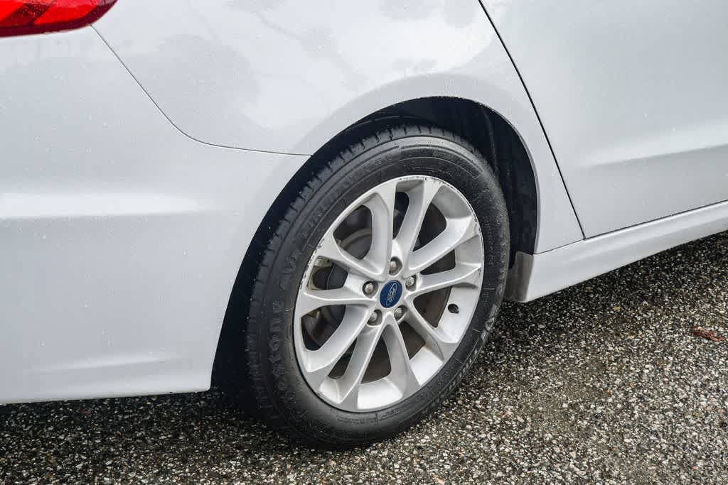 Used 2019 Ford Fusion SE FWD image 10