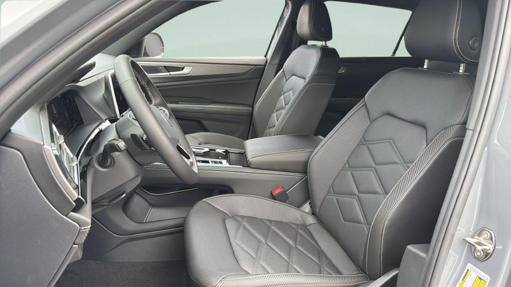 New 2026 Volkswagen Atlas Cross Sport SE FWD image 29