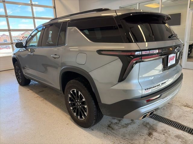 Used 2024 Chevrolet Traverse Z71 image 6