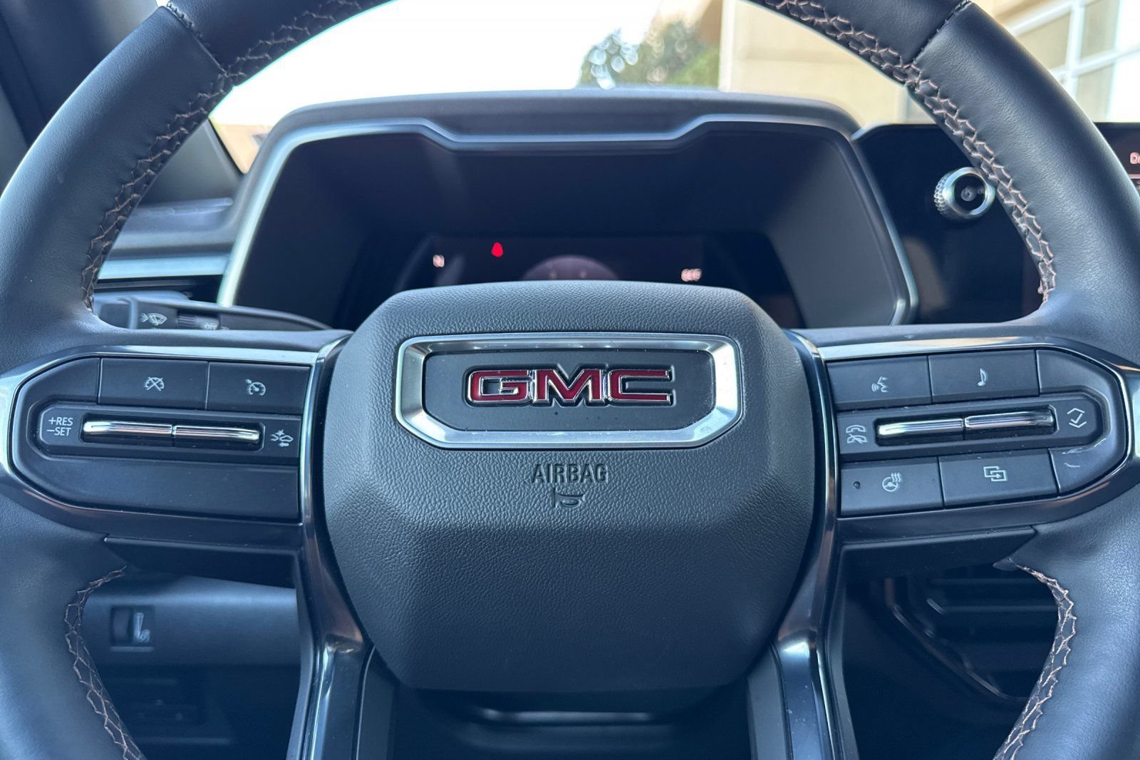 Certified 2023 GMC Canyon AT4 w/ AT4 Premium Package AWD/4WD image 23