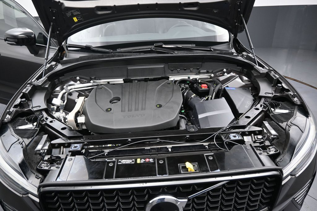 Used 2023 Volvo XC60 B5 Plus image 44