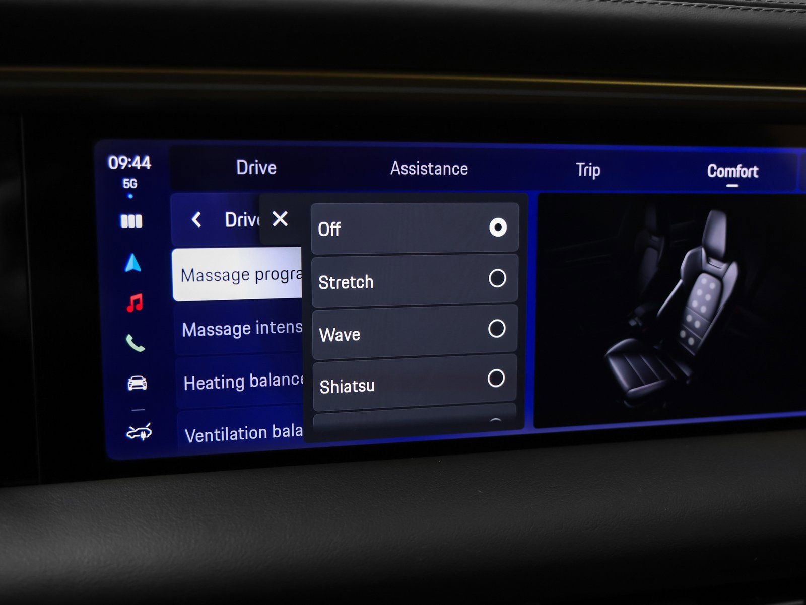 New 2025 Porsche Macan 4S Electric image 40