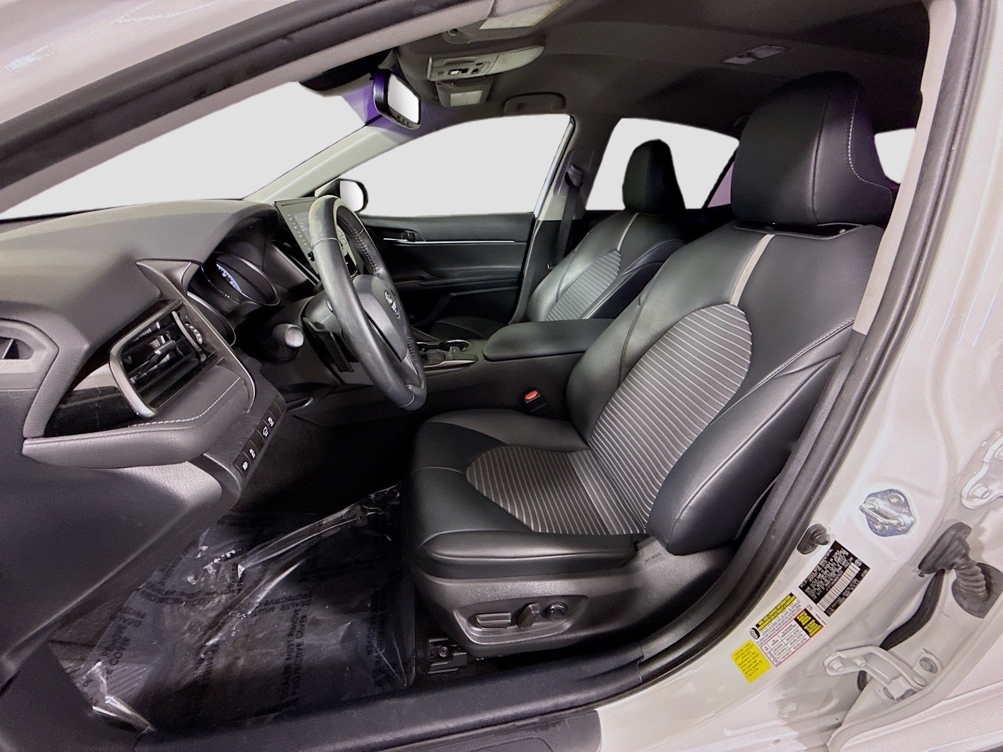 Used 2022 Toyota Camry SE w/ Convenience Package FWD image 22