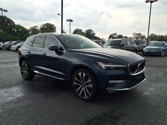 Used 2023 Volvo XC60 B5 Ultimate w/ Protection Package Premier FWD image 3