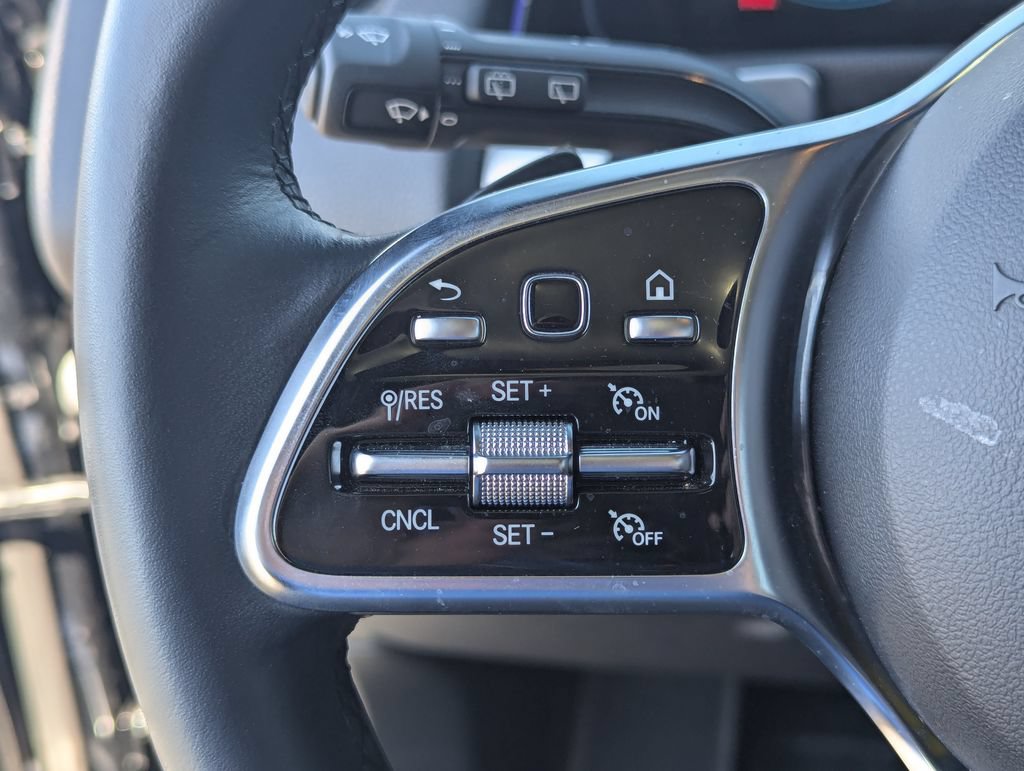 Used 2022 Mercedes-Benz EQB 350 4MATIC image 19